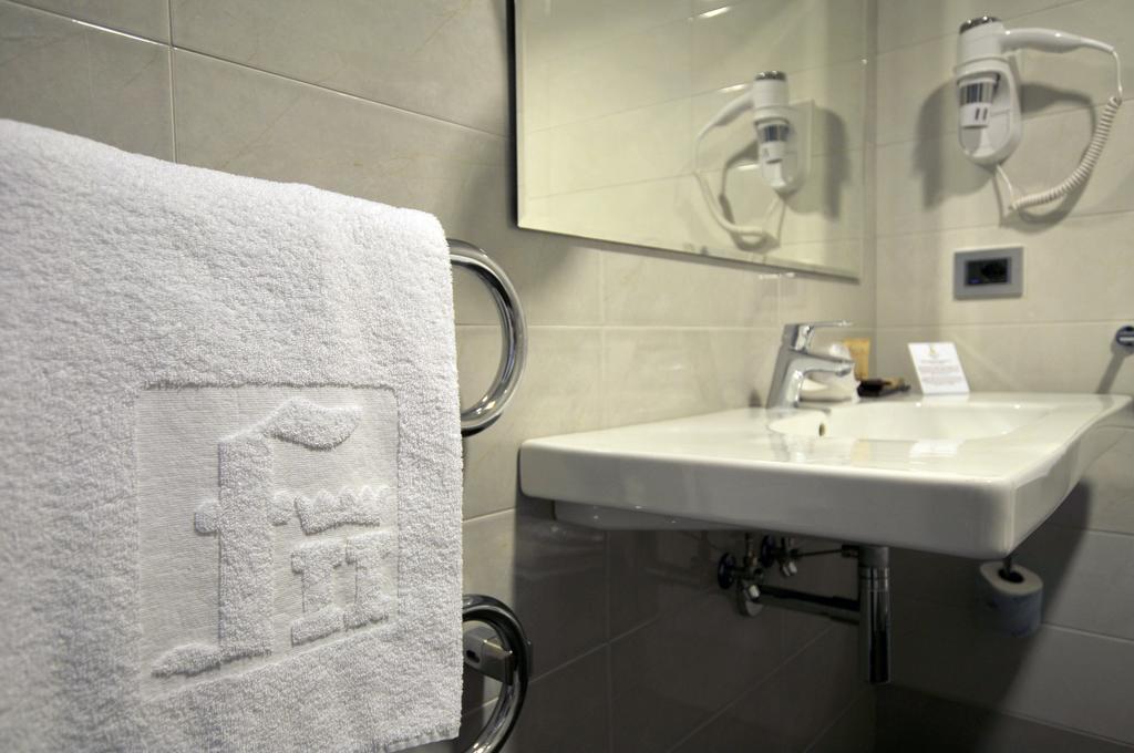 Hotel Federico II Iesi Luaran gambar